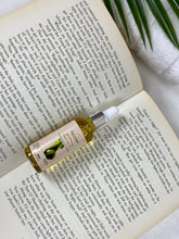 Load image into Gallery viewer, Nakambe AfroCurves fenugreek oil for butt lifting and firming 50ml.