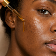 Charger l'image dans la galerie, Ice &amp; Dee Dark Spots Correcting Glow Serum
