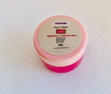 Lade das Bild in den Galerie-Viewer, Nakambe Brightening Lip Balm 20g
