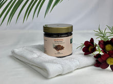 Lade das Bild in den Galerie-Viewer, Nakambe AfroCurves Black natural soap with Akpi Oil 250g
